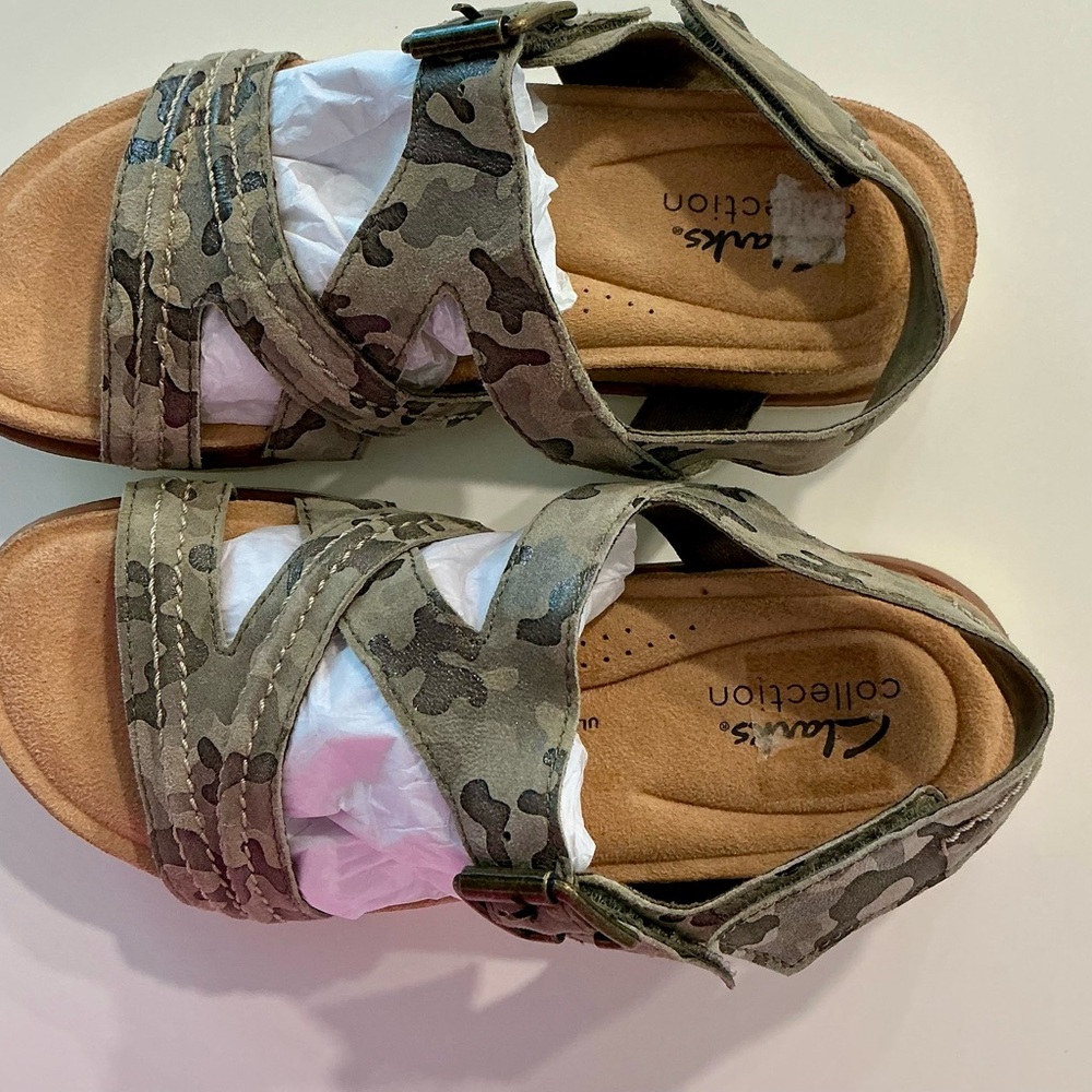 Clarks Camo Bryan Step Sandals Sz 5 - Picture 5 of 10
